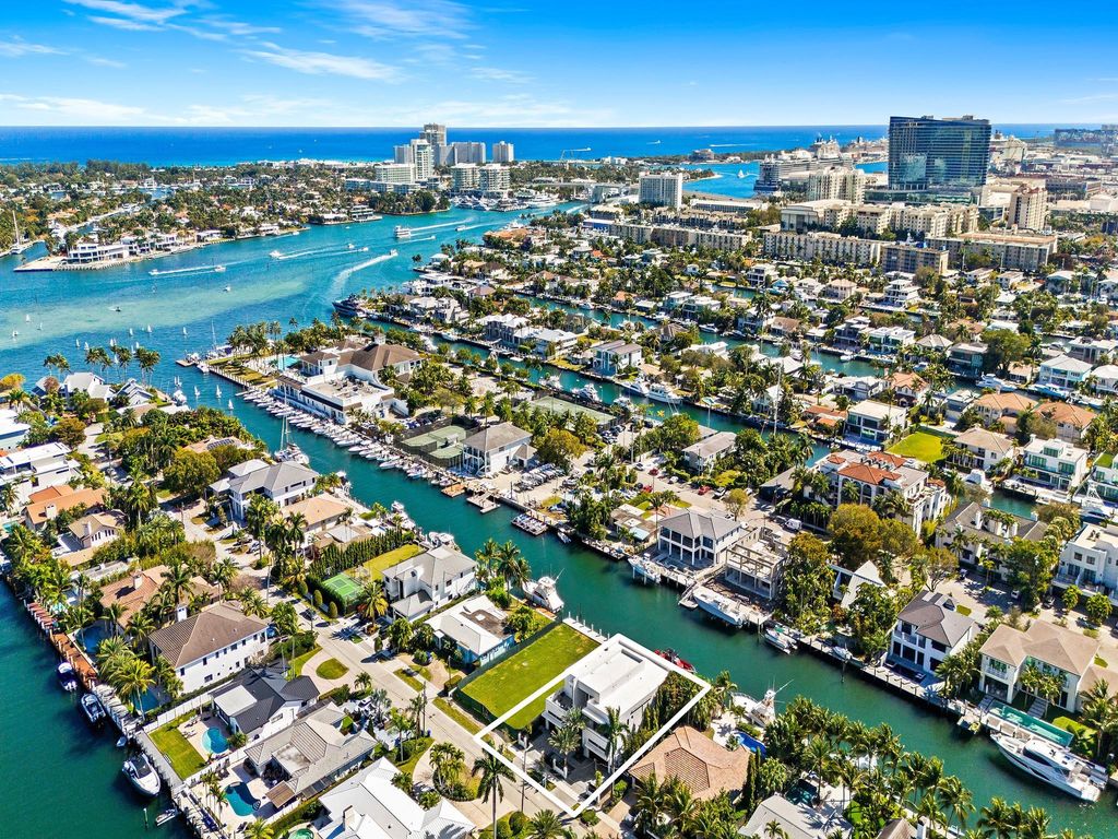 Photo of 1528 SE 11th Street, Fort Lauderdale, FL 33316 (MLS # F10551305)