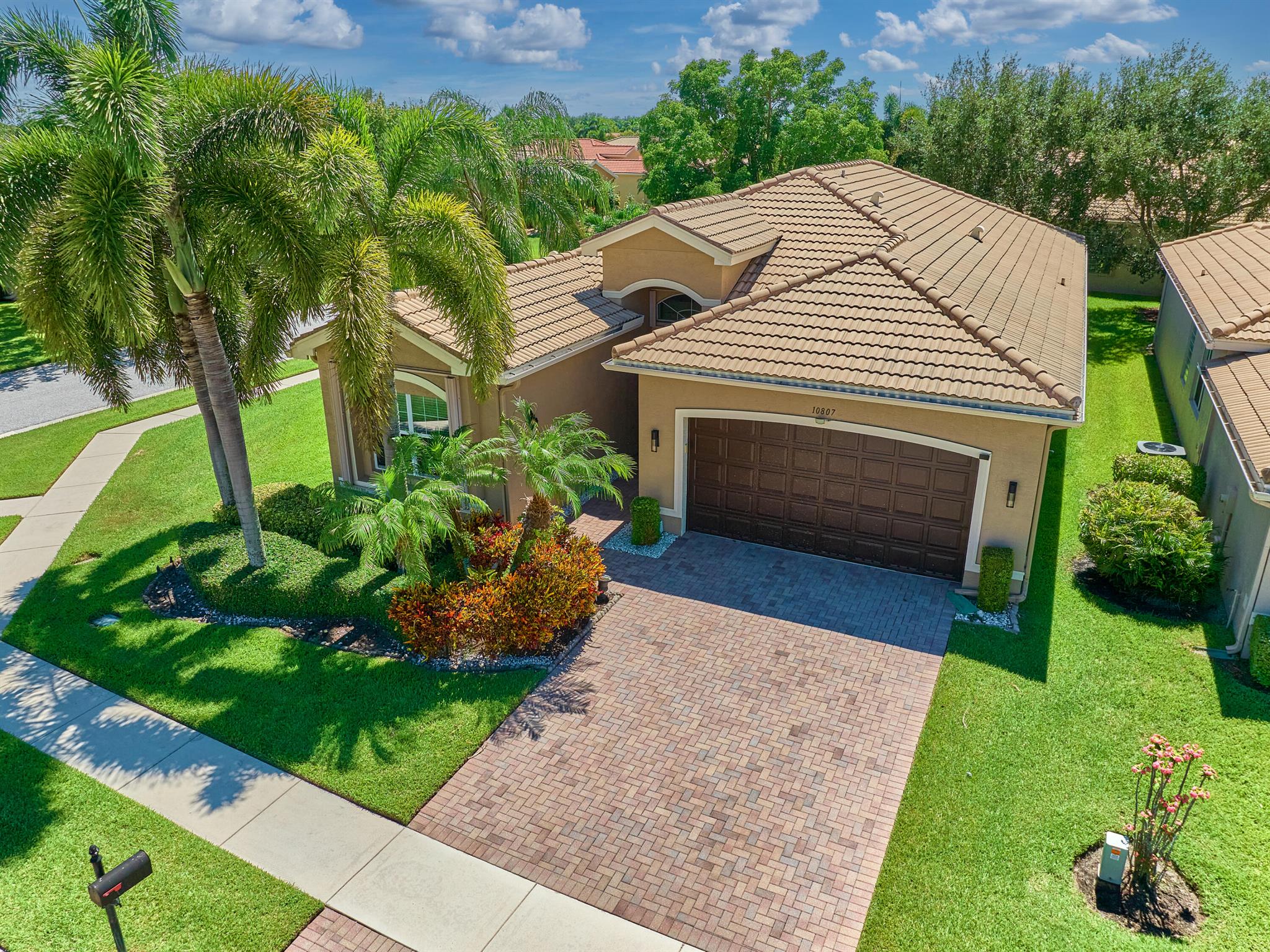 10807 Redlake Isle E