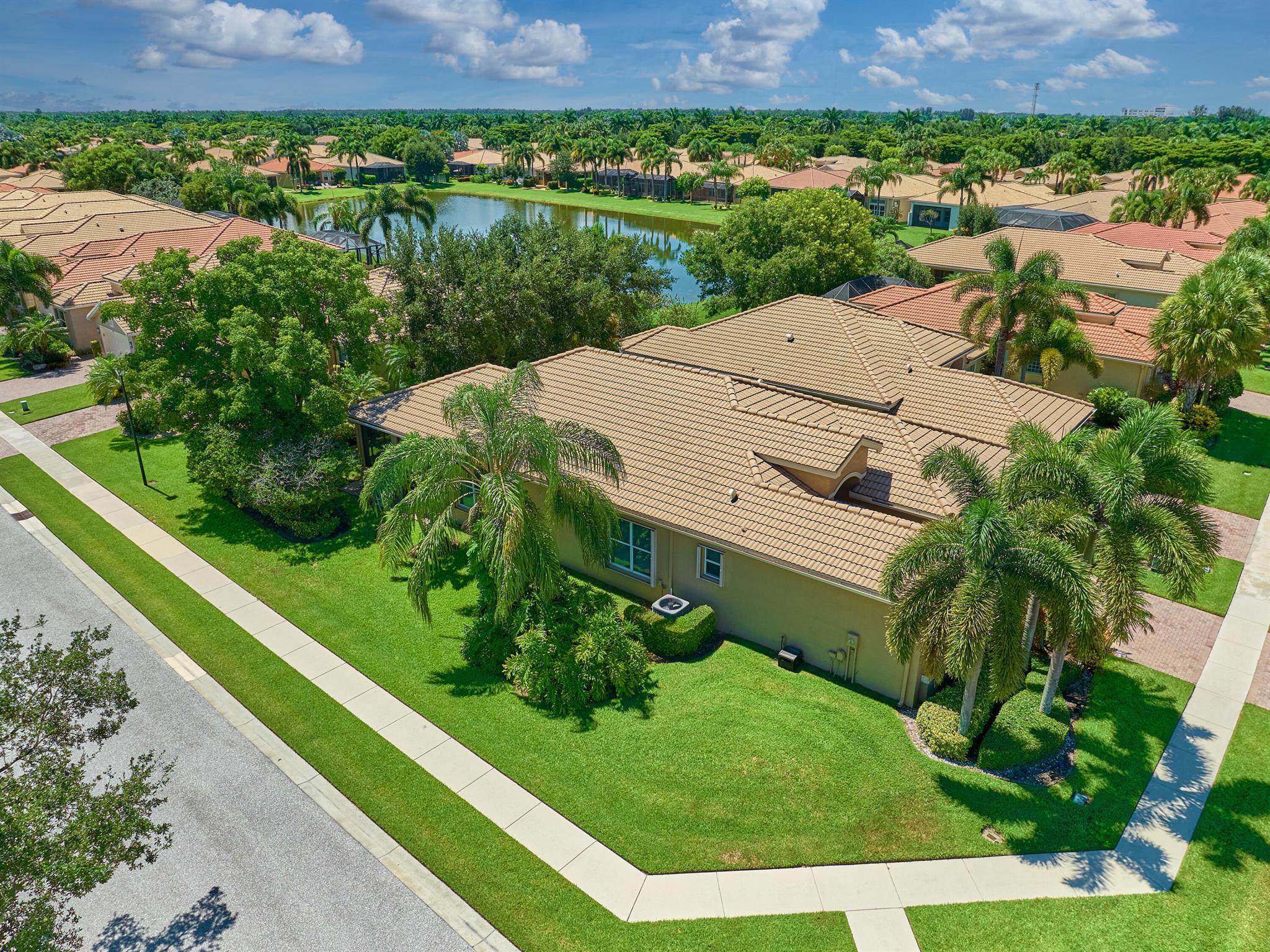 10807 Redlake Isle E
