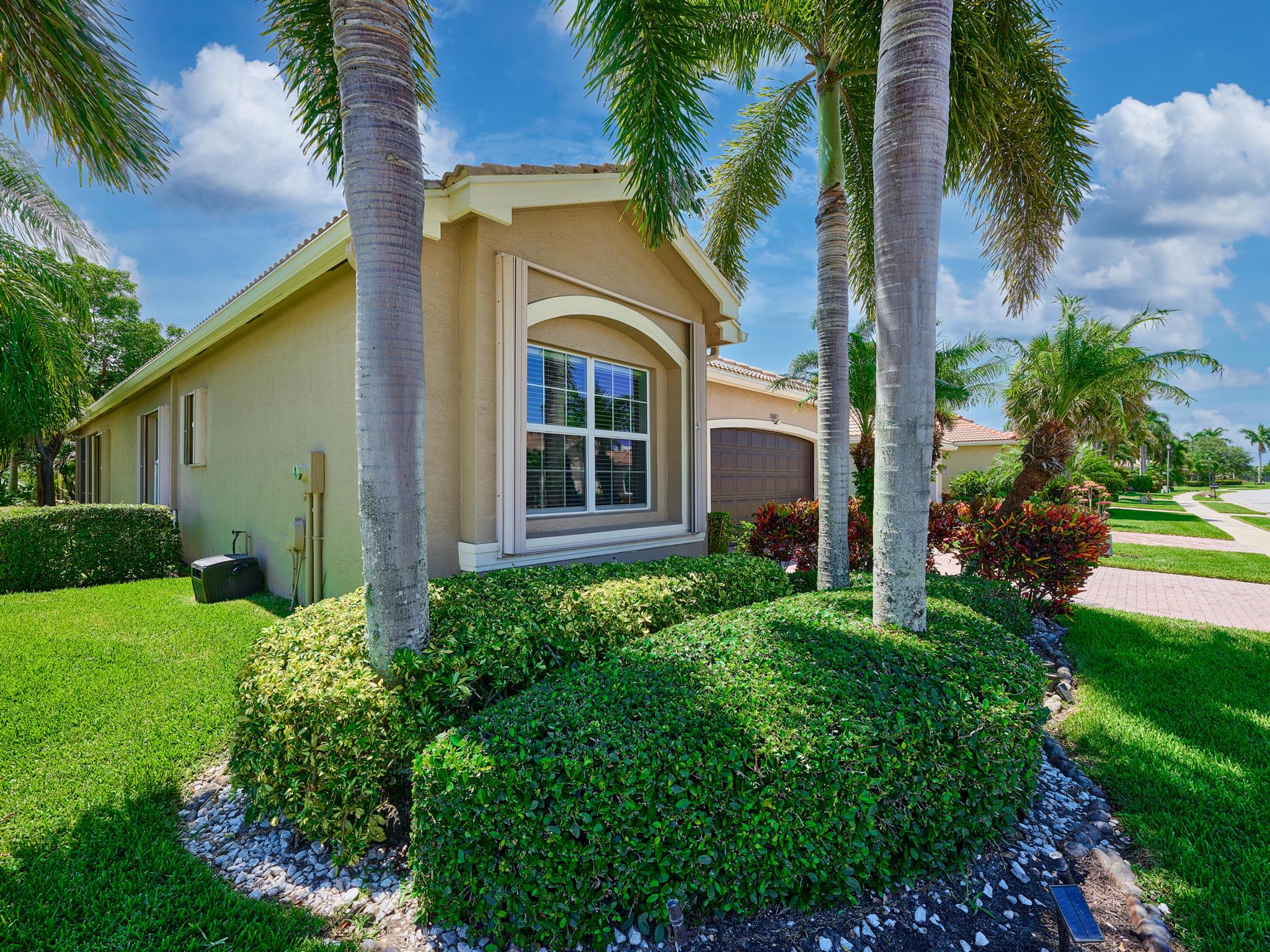 10807 Redlake Isle E