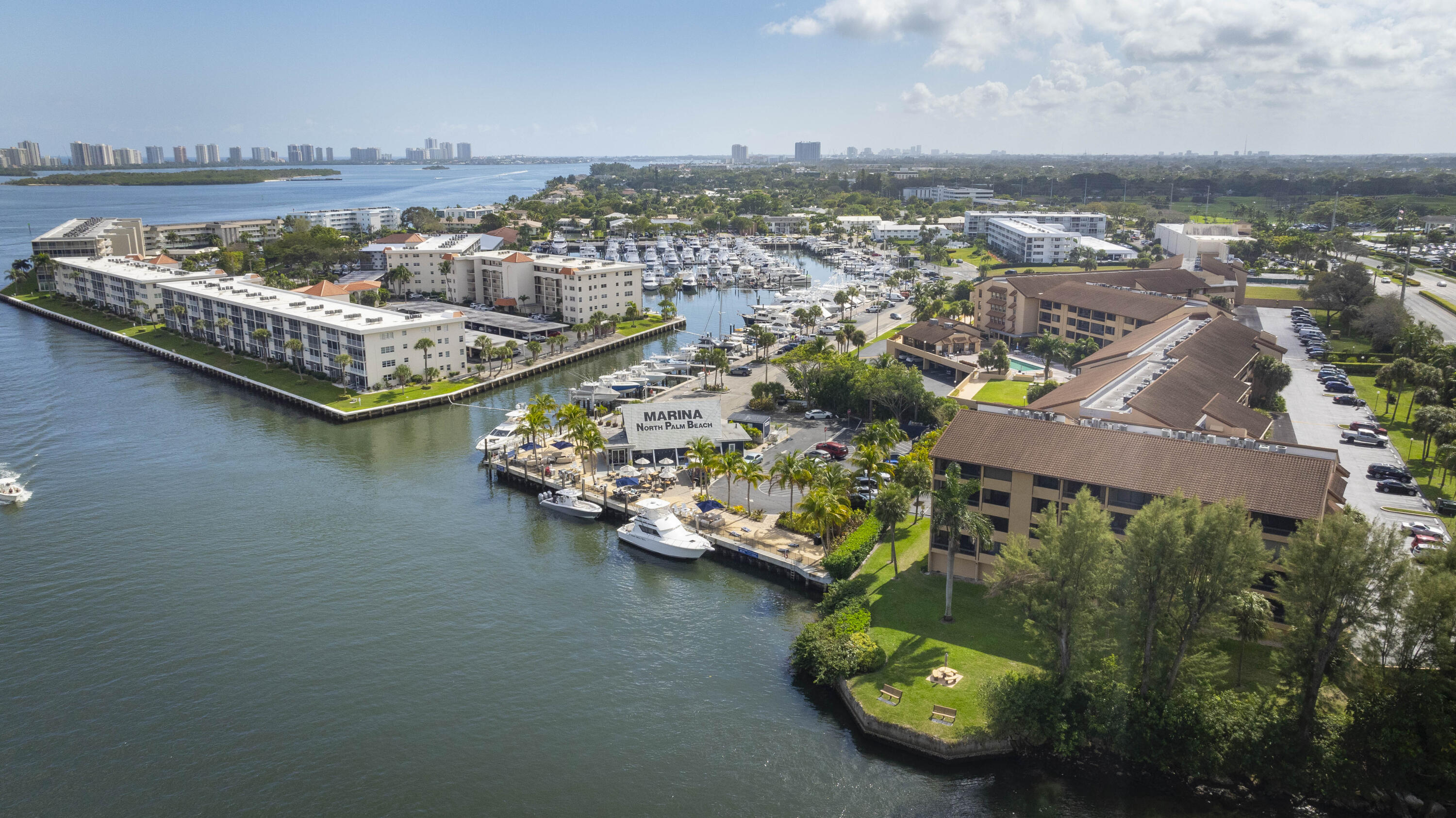 Marina Bay Condo - Residential