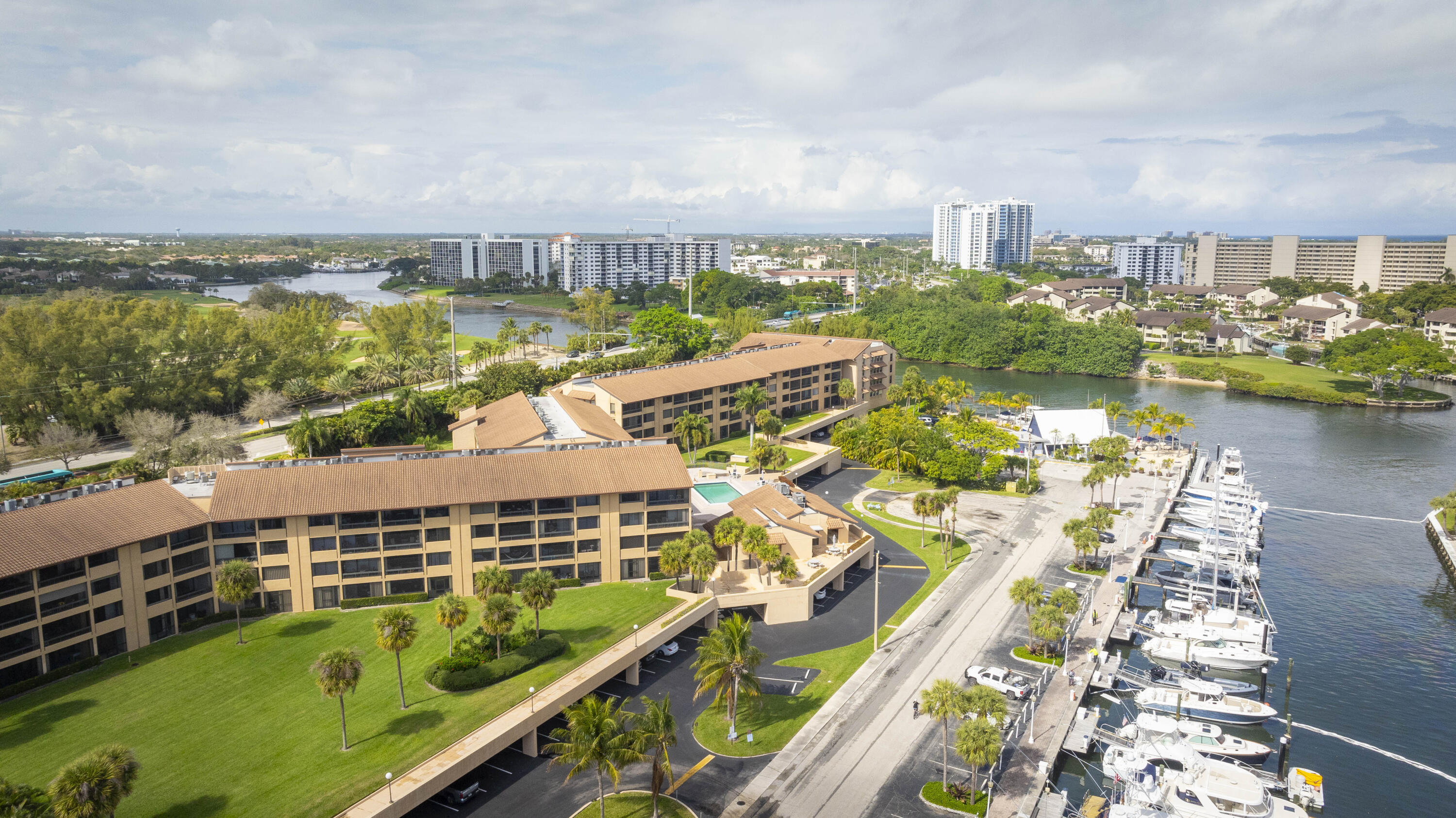 Marina Bay Condo - Residential