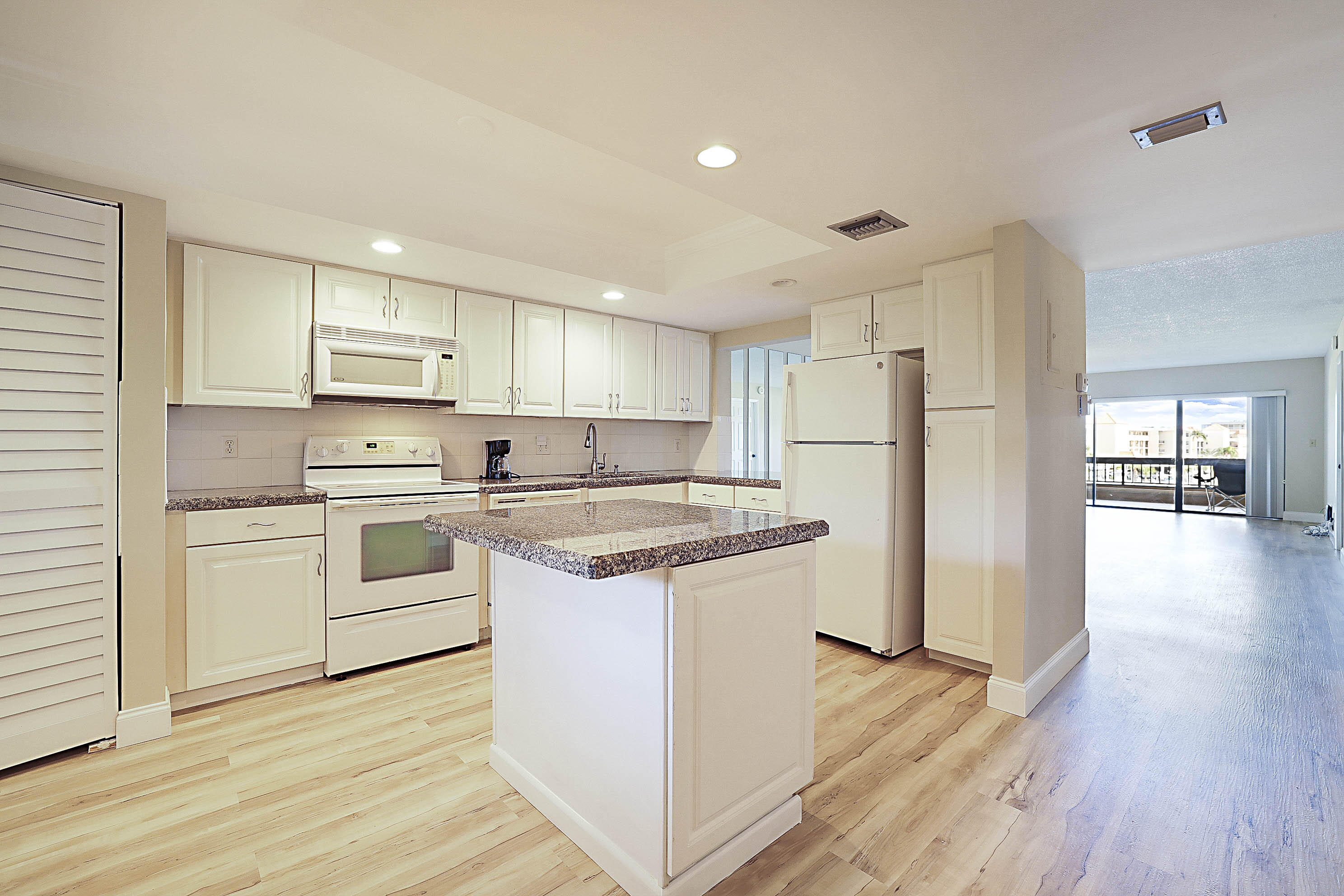 Marina Bay Condo - Residential