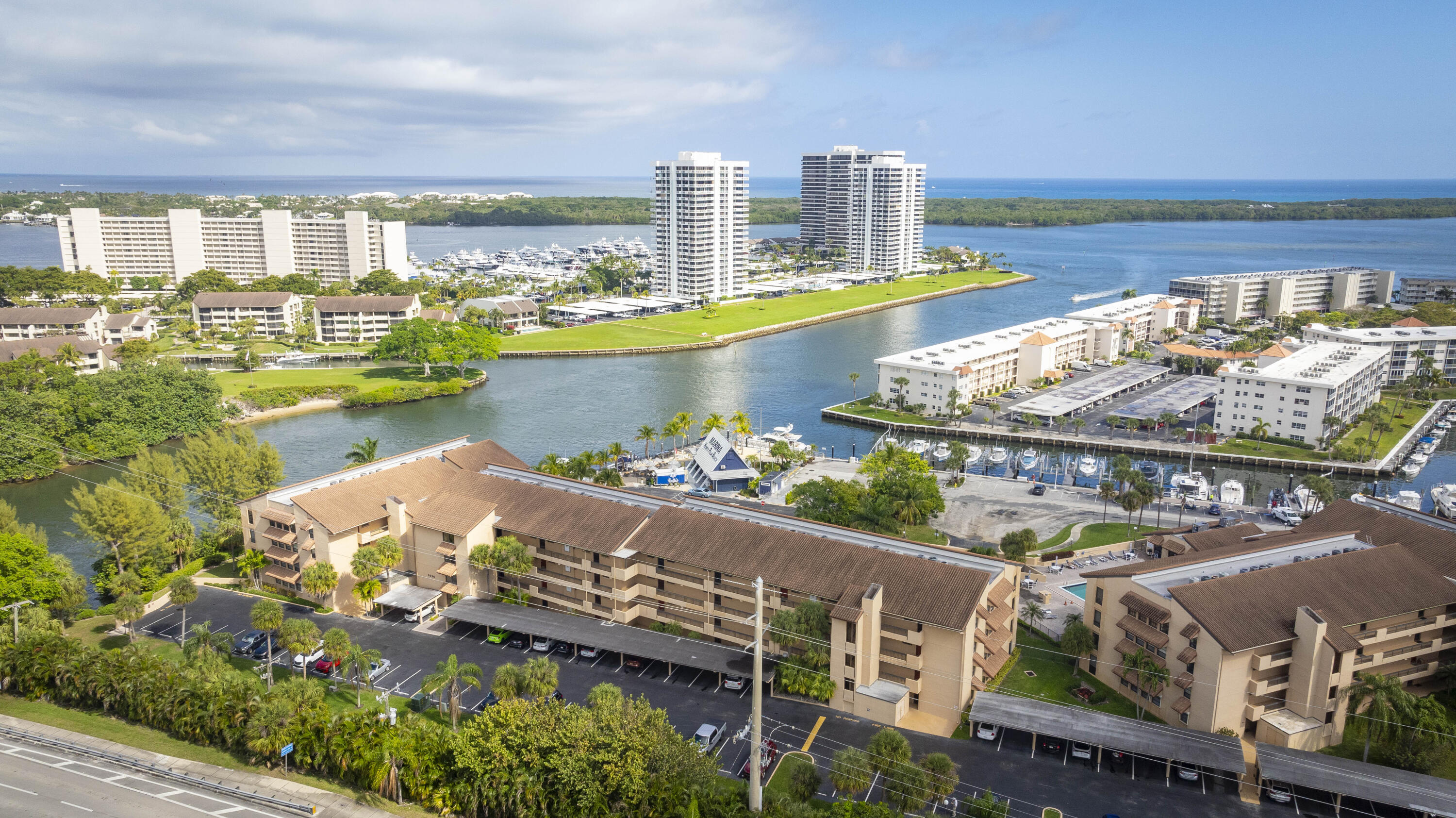 Marina Bay Condo - Residential