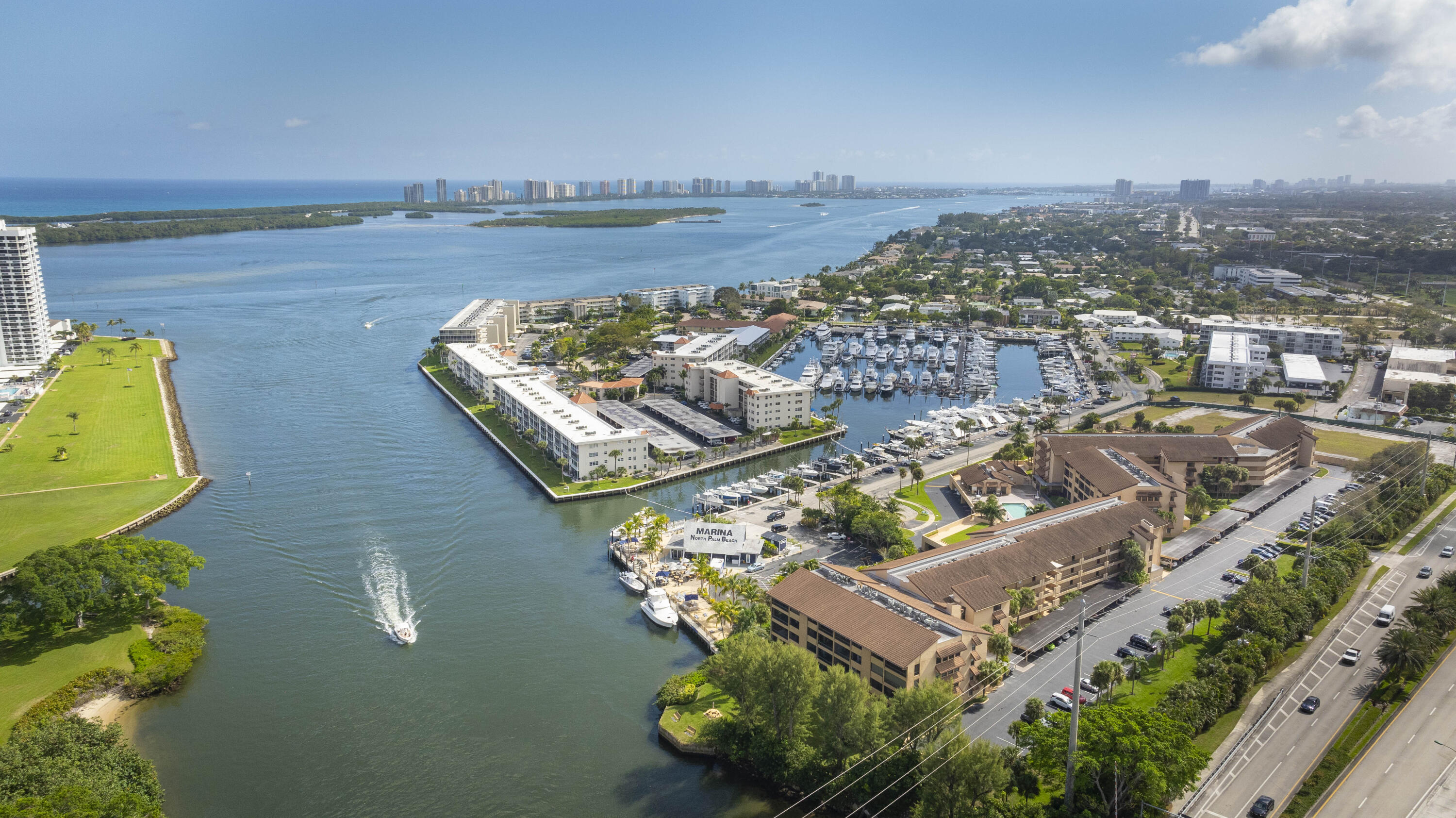 Marina Bay Condo - Residential