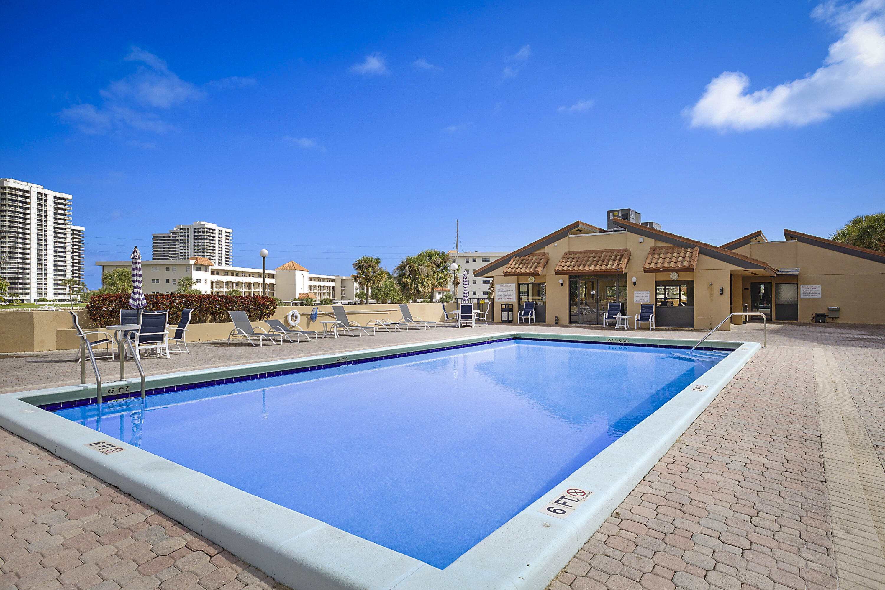 Marina Bay Condo - Residential