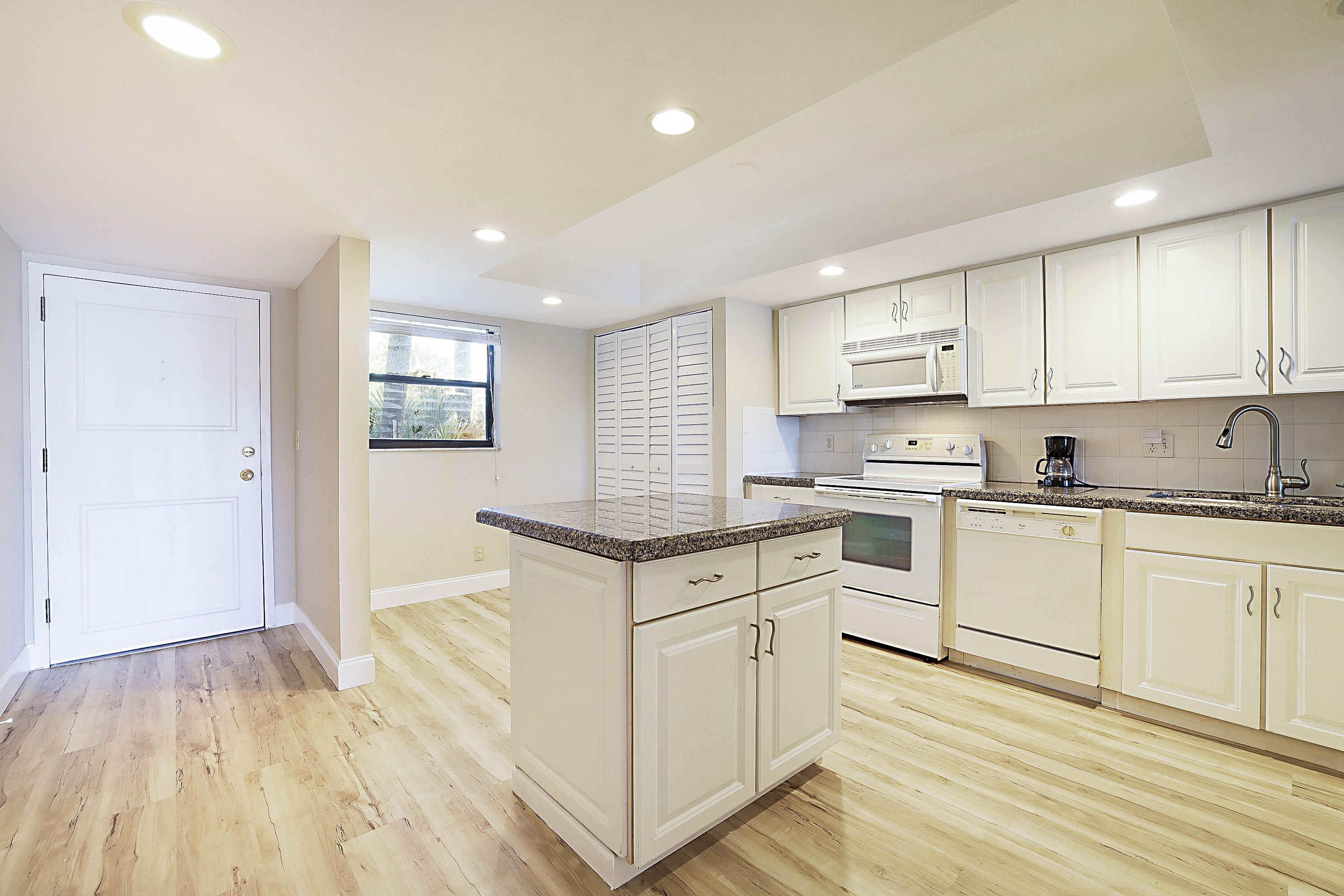 Marina Bay Condo - Residential