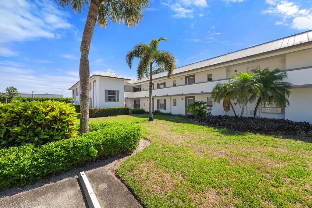 Photo of 804 SE Central Parkway #10, Stuart, FL 34994 (MLS # R10990593)