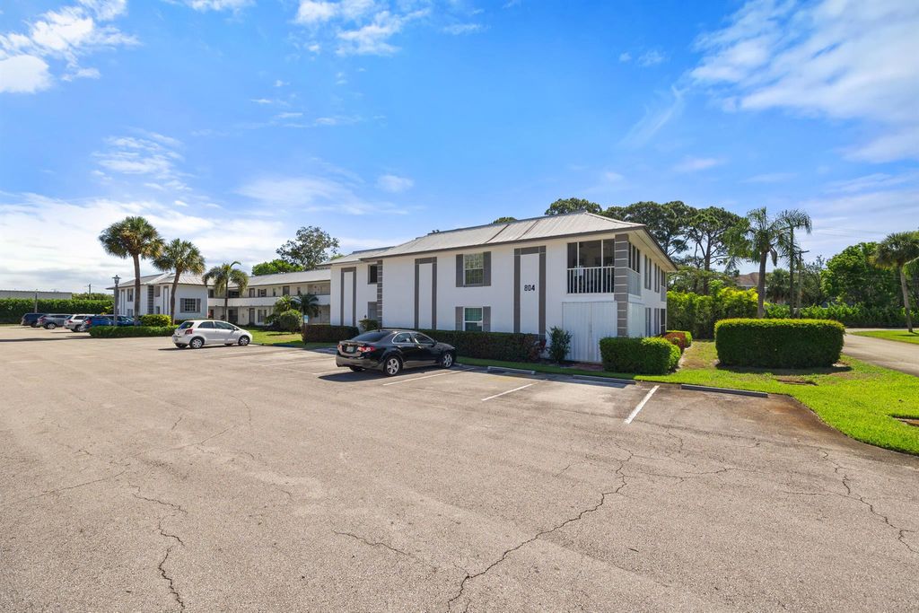 Photo of 804 SE Central Parkway #10, Stuart, FL 34994 (MLS # R10990593)