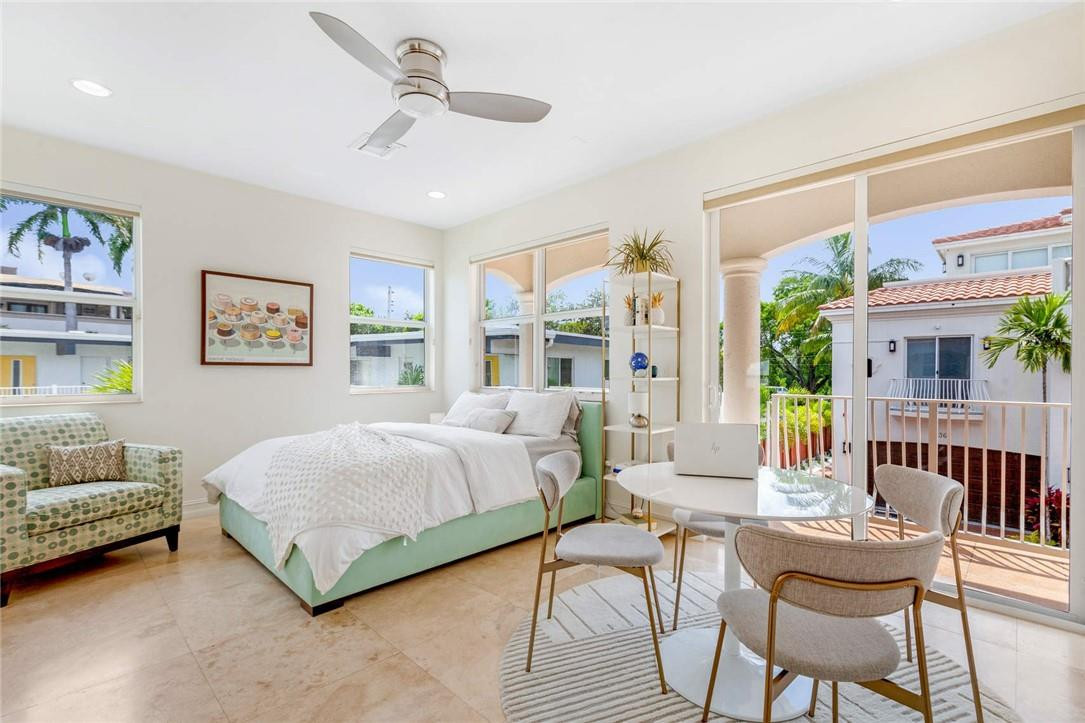 DOCKSIDE AT GRANDEUR - Residential