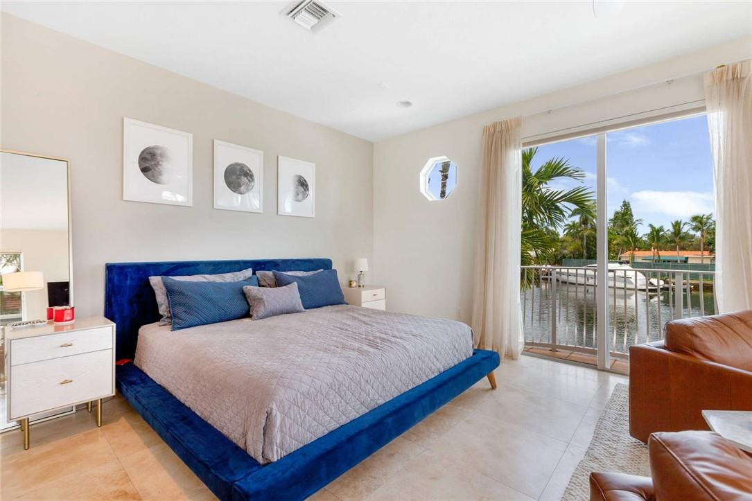 DOCKSIDE AT GRANDEUR - Residential