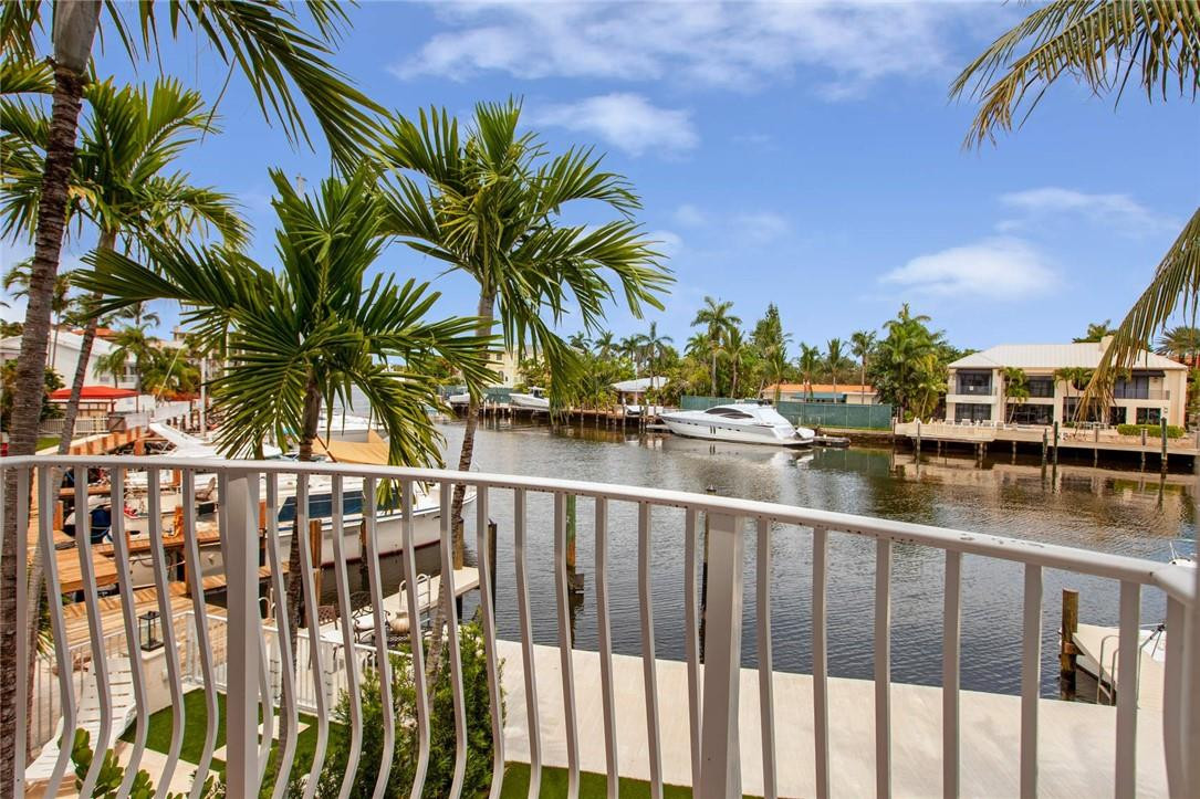 DOCKSIDE AT GRANDEUR - Residential