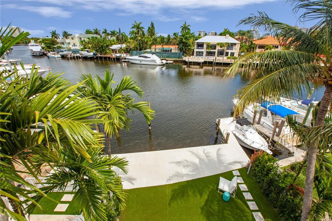 DOCKSIDE AT GRANDEUR - Residential