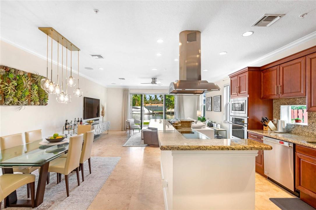 DOCKSIDE AT GRANDEUR - Residential