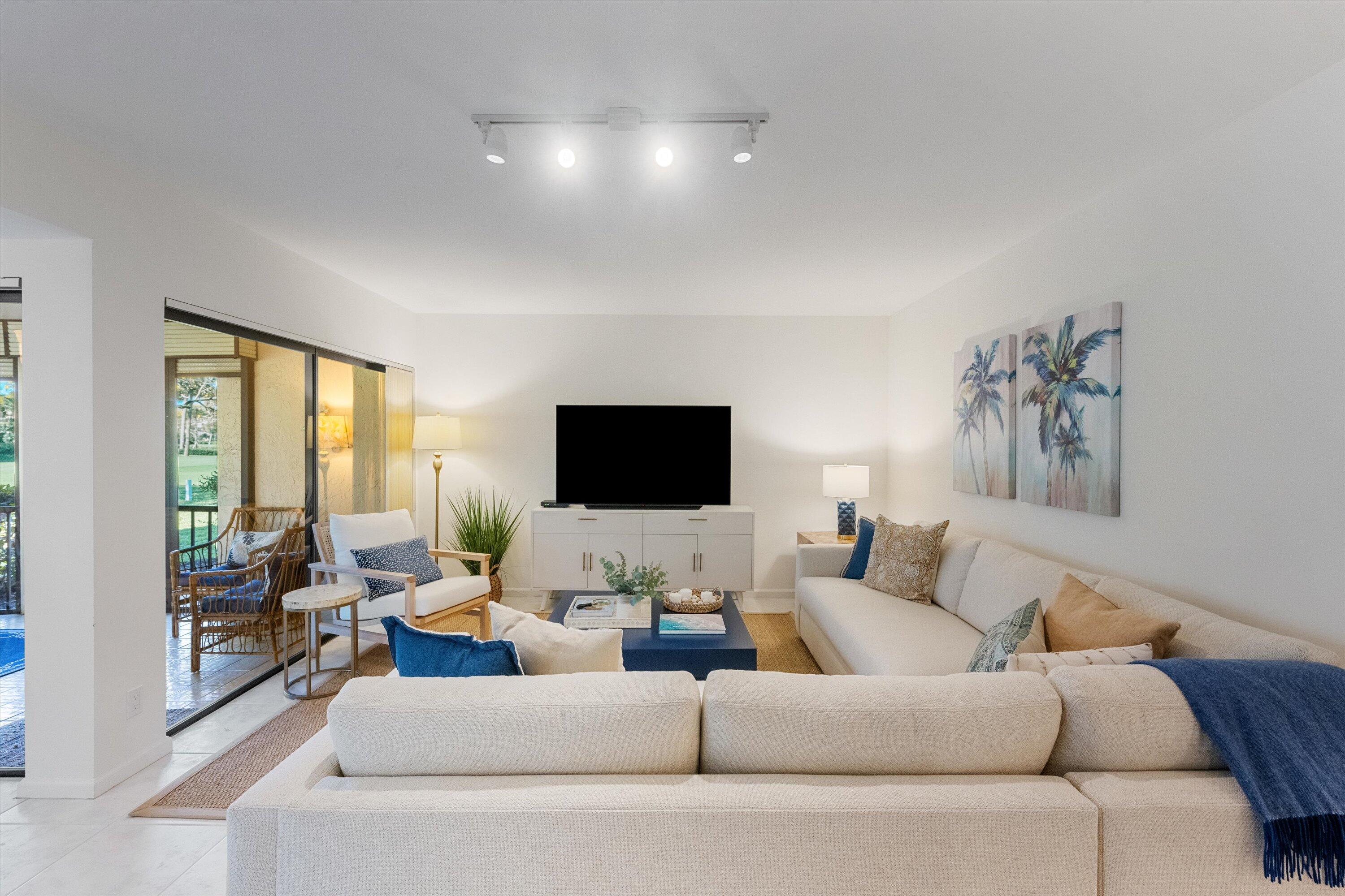 WATERBEND AT JONATHANS LANDING CONDO - Residential