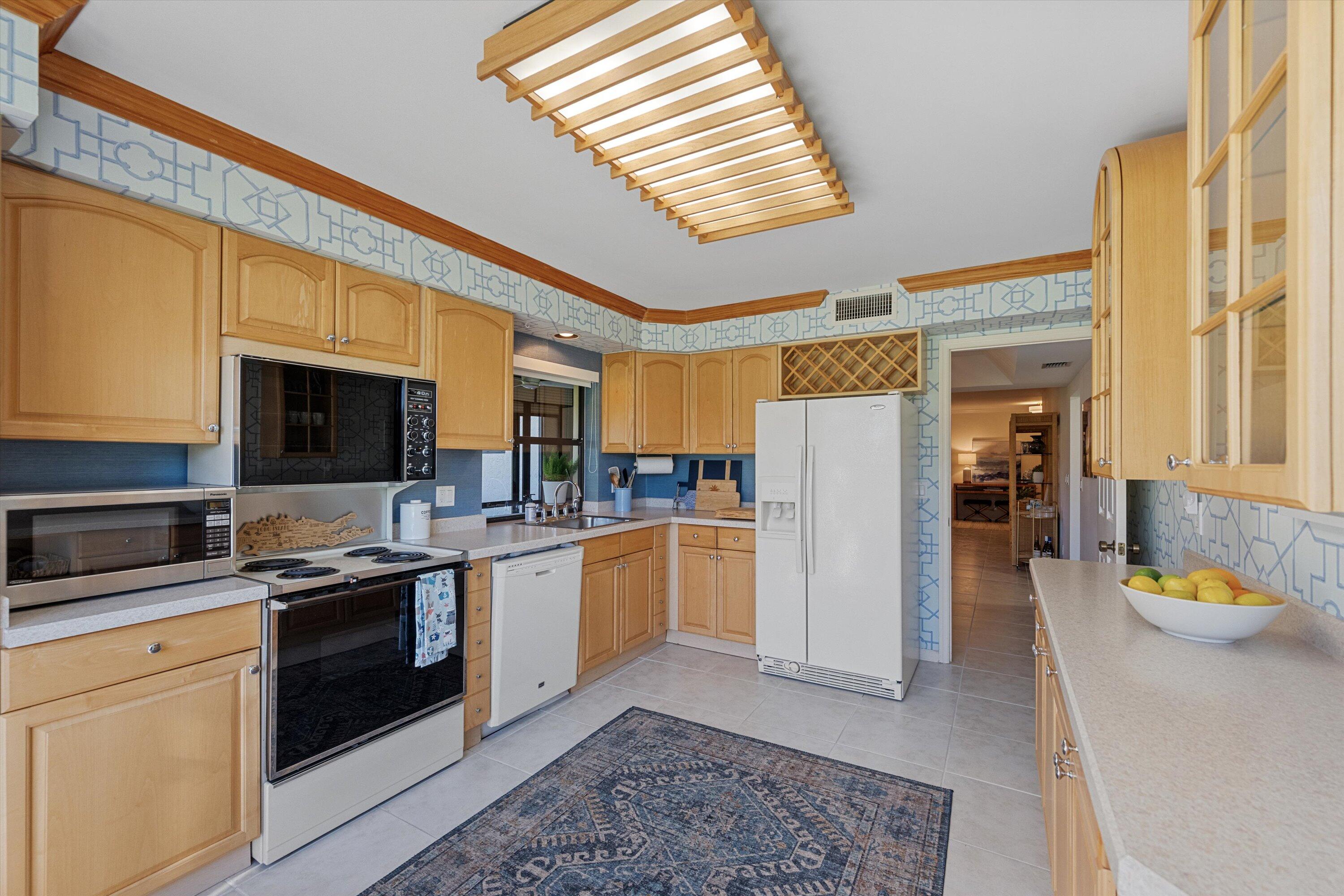 WATERBEND AT JONATHANS LANDING CONDO - Residential