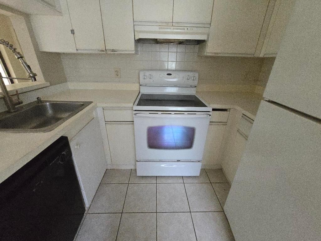 Photo of 5475 Verona Drive #B, Boynton Beach, FL 33437 (MLS # R11110091)