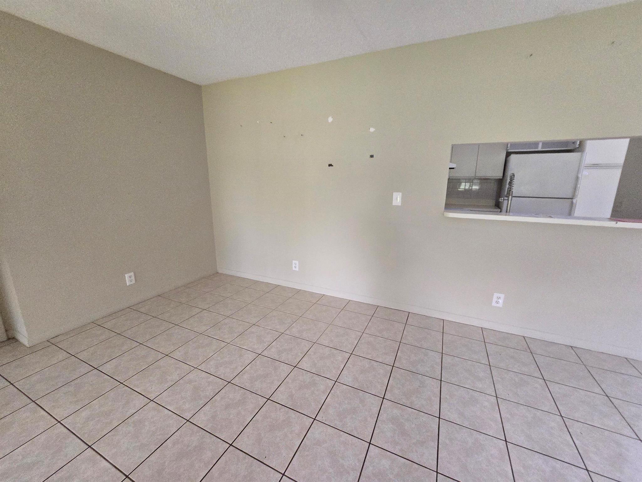 5475 Verona Drive B, Boynton Beach, FL, 33437/$192,000 4 5475 Verona Drive B