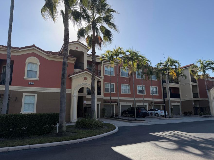 Villagio in Miramar, gated community offering a beautiful 1 bedroom and 1 bathroom apartment. This unit has 775 squared feet under air. Located near major roads, shopping center and restaurants. Amenities include community pool, Billiards rooms, fitness center, indoor basketball courts, volleyball, media room, community party room & bar w/ a full kitchen.