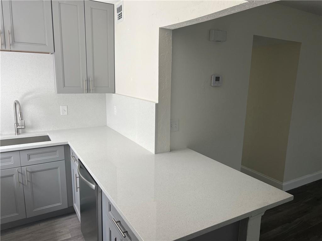 CASTLEWOOD 71-37 B - Residential Income