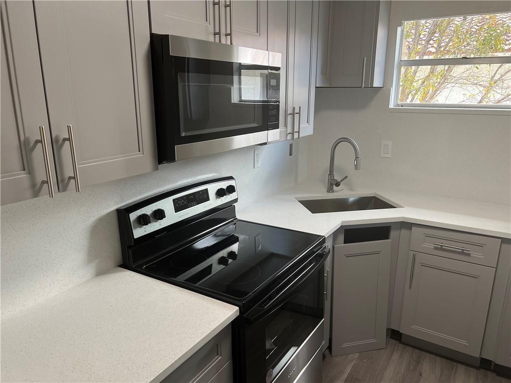 CASTLEWOOD 71-37 B - Residential Income