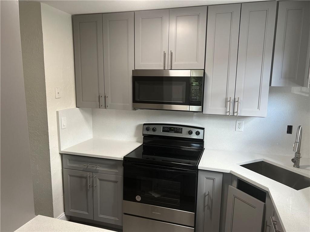 CASTLEWOOD 71-37 B - Residential Income