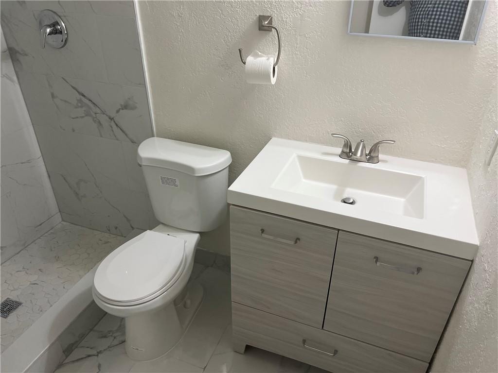 CASTLEWOOD 71-37 B - Residential Income