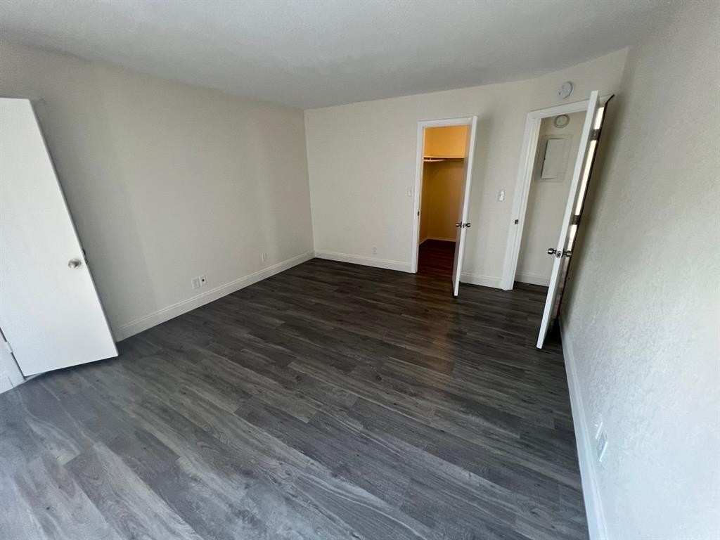 CASTLEWOOD 71-37 B - Residential Income