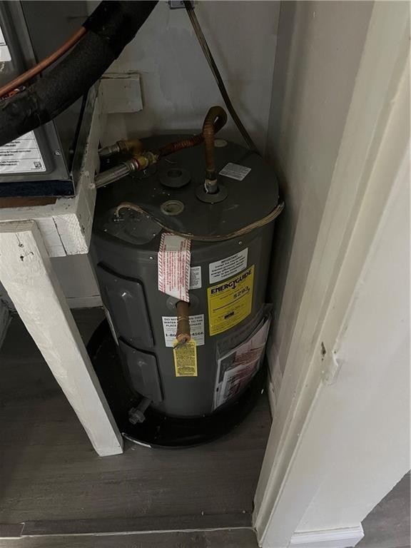 CASTLEWOOD 71-37 B - Residential Income