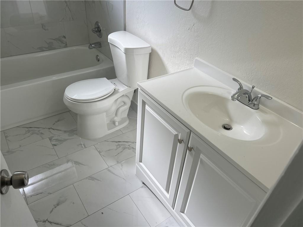 CASTLEWOOD 71-37 B - Residential Income