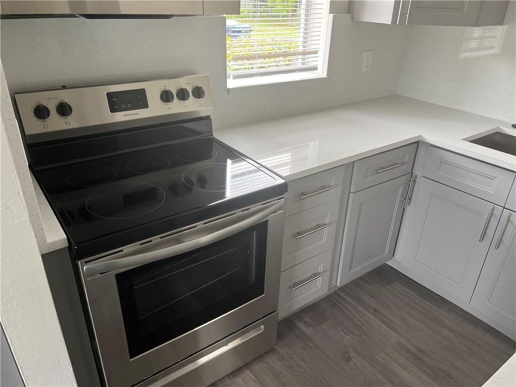 CASTLEWOOD 71-37 B - Residential Income