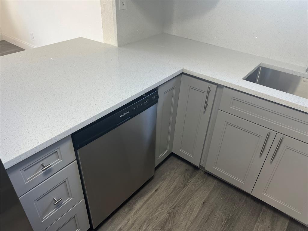 CASTLEWOOD 71-37 B - Residential Income