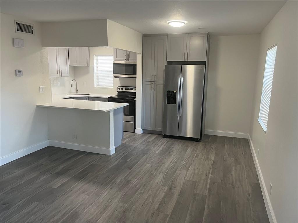 CASTLEWOOD 71-37 B - Residential Income