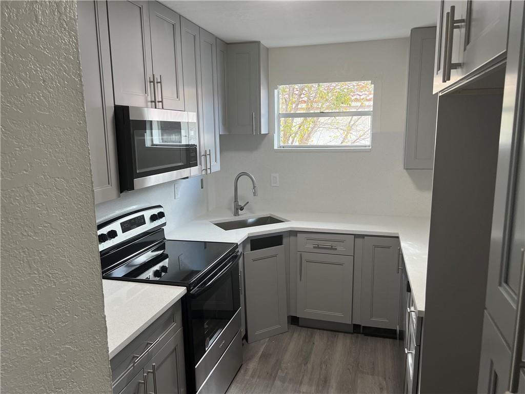 CASTLEWOOD 71-37 B - Residential Income