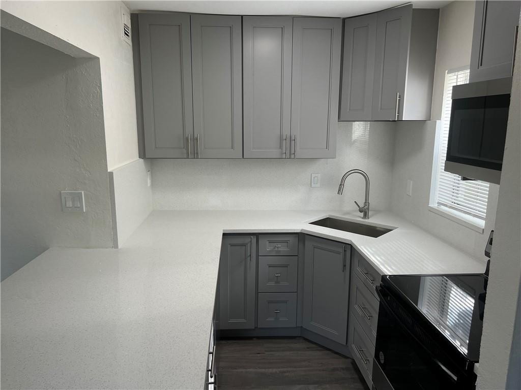 CASTLEWOOD 71-37 B - Residential Income