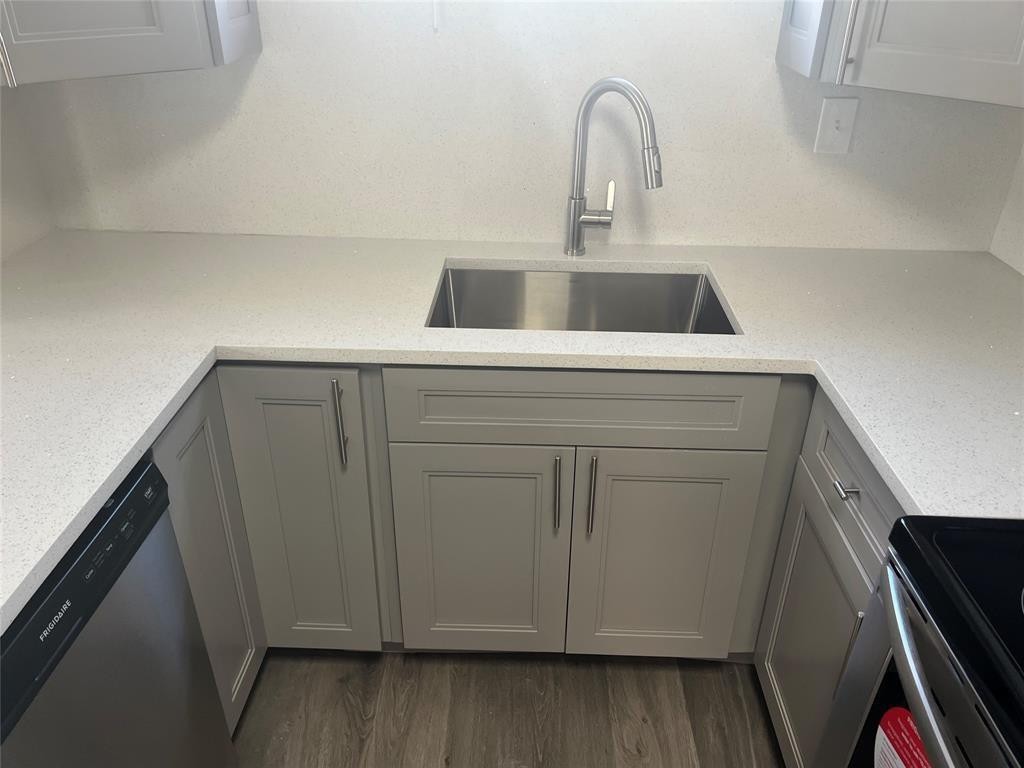 CASTLEWOOD 71-37 B - Residential Income