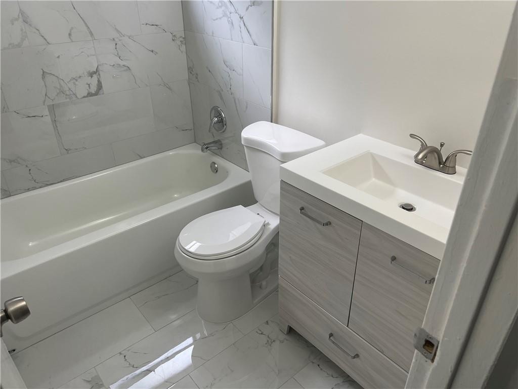 CASTLEWOOD 71-37 B - Residential Income