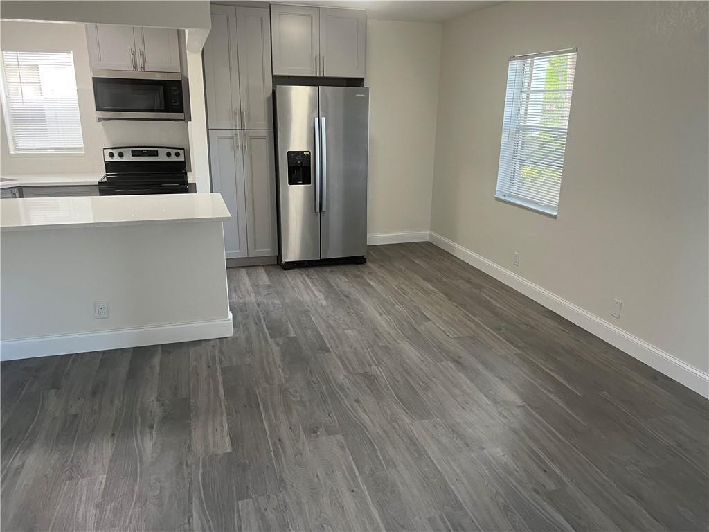 CASTLEWOOD 71-37 B - Residential Income