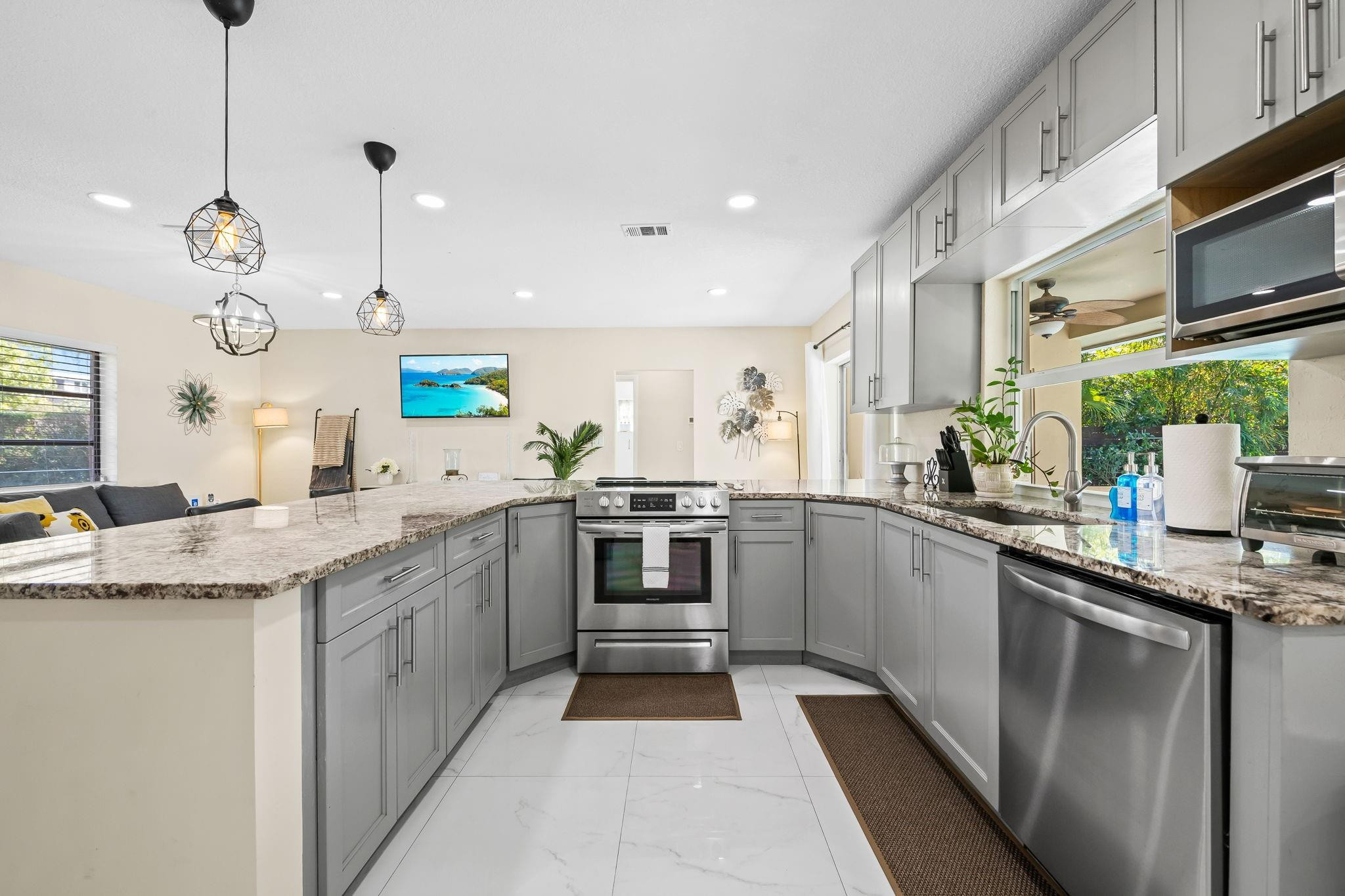 Royal Palm Isles - Residential Lease