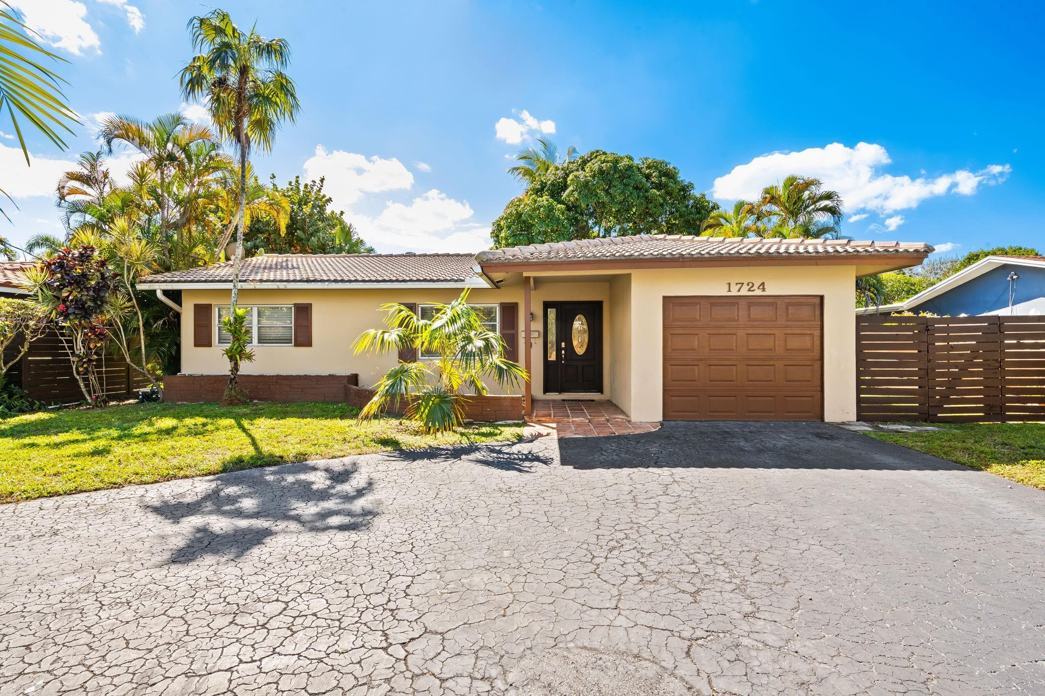 Royal Palm Isles - Residential Lease