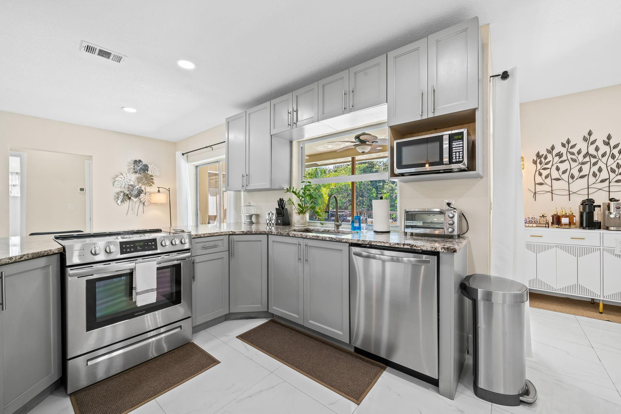 Royal Palm Isles - Residential Lease