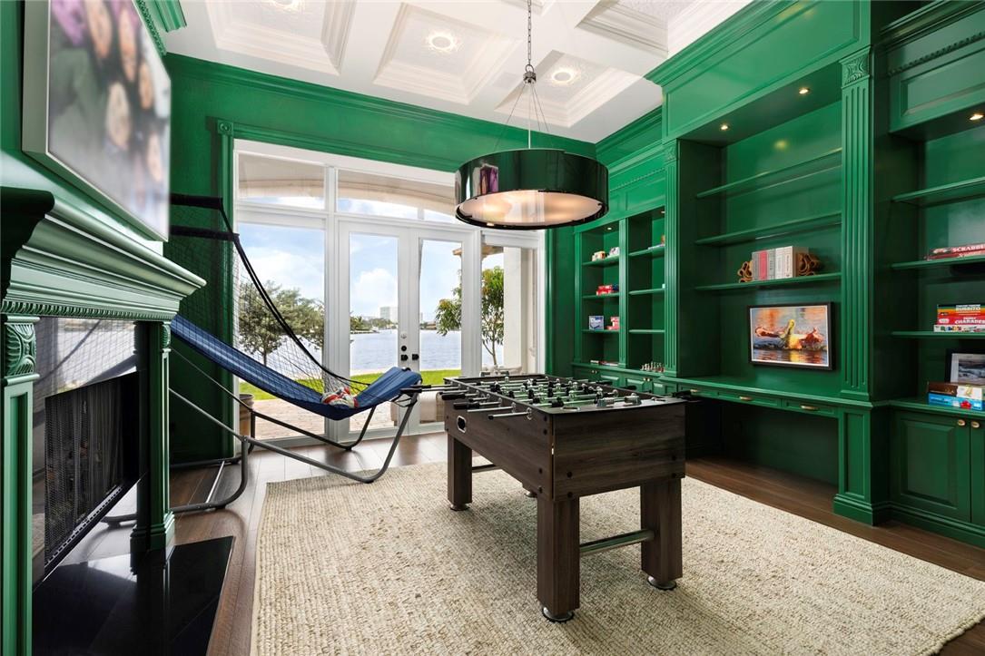 Santa Barbara Shores 33-2 - Residential