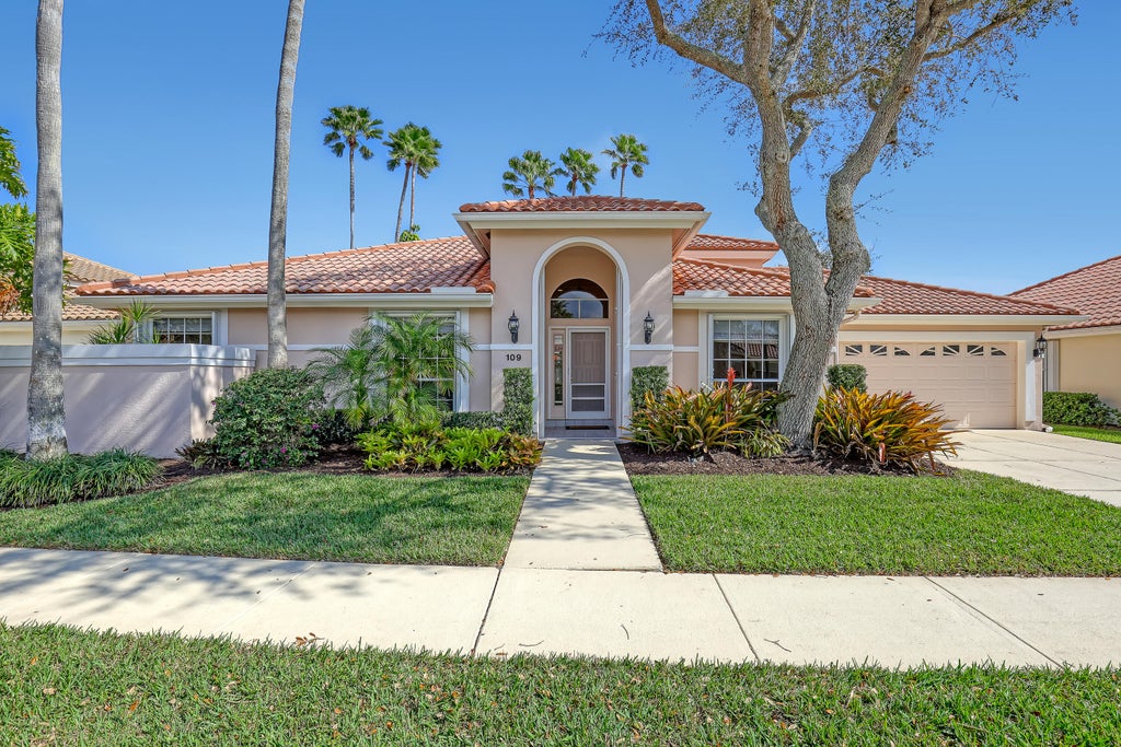 Photo of 109 Eagleton Lane, Palm Beach Gardens, FL 33418 (MLS # R11064168)