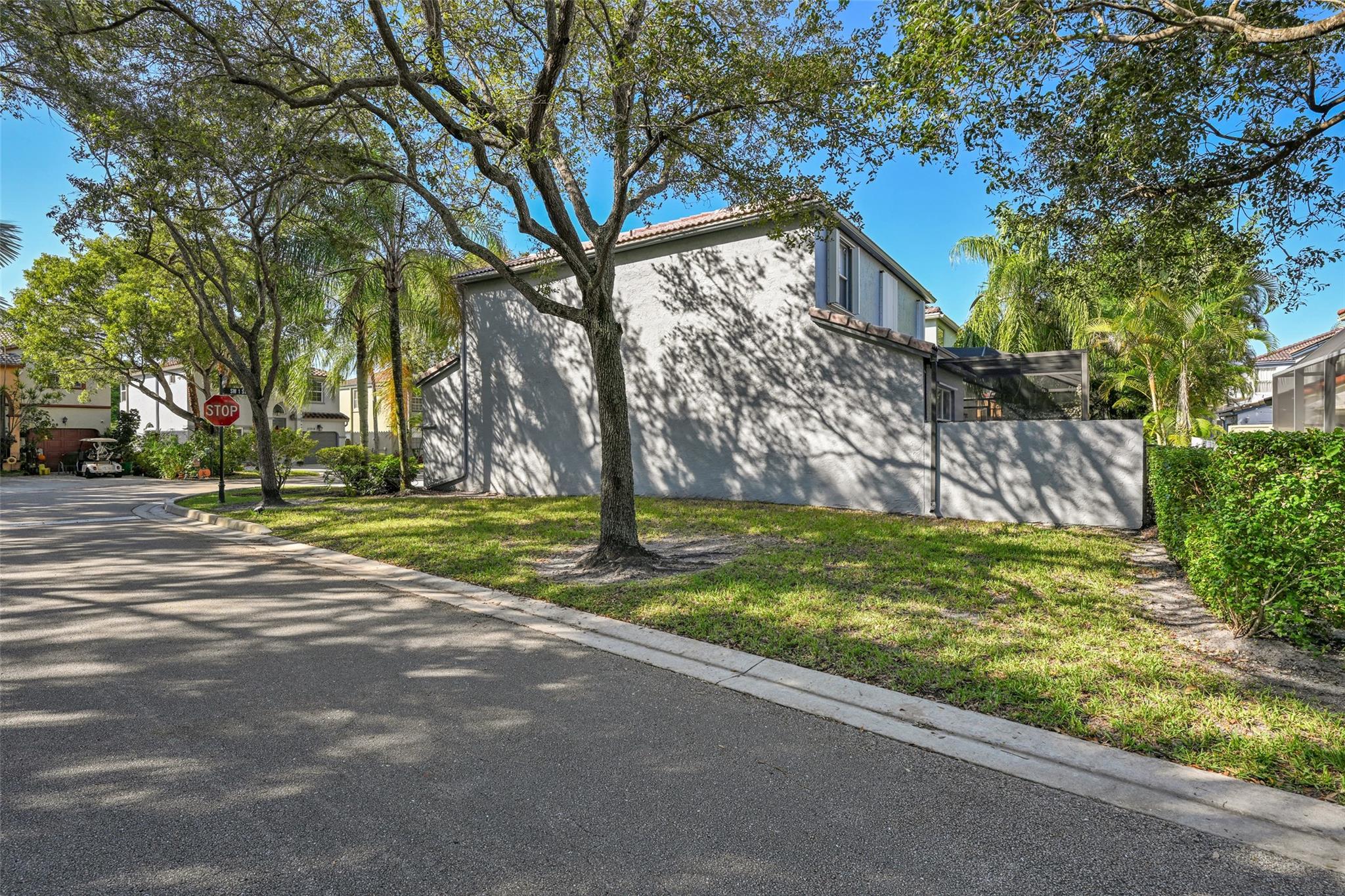 West Glen Manor 145-7 B - Residential