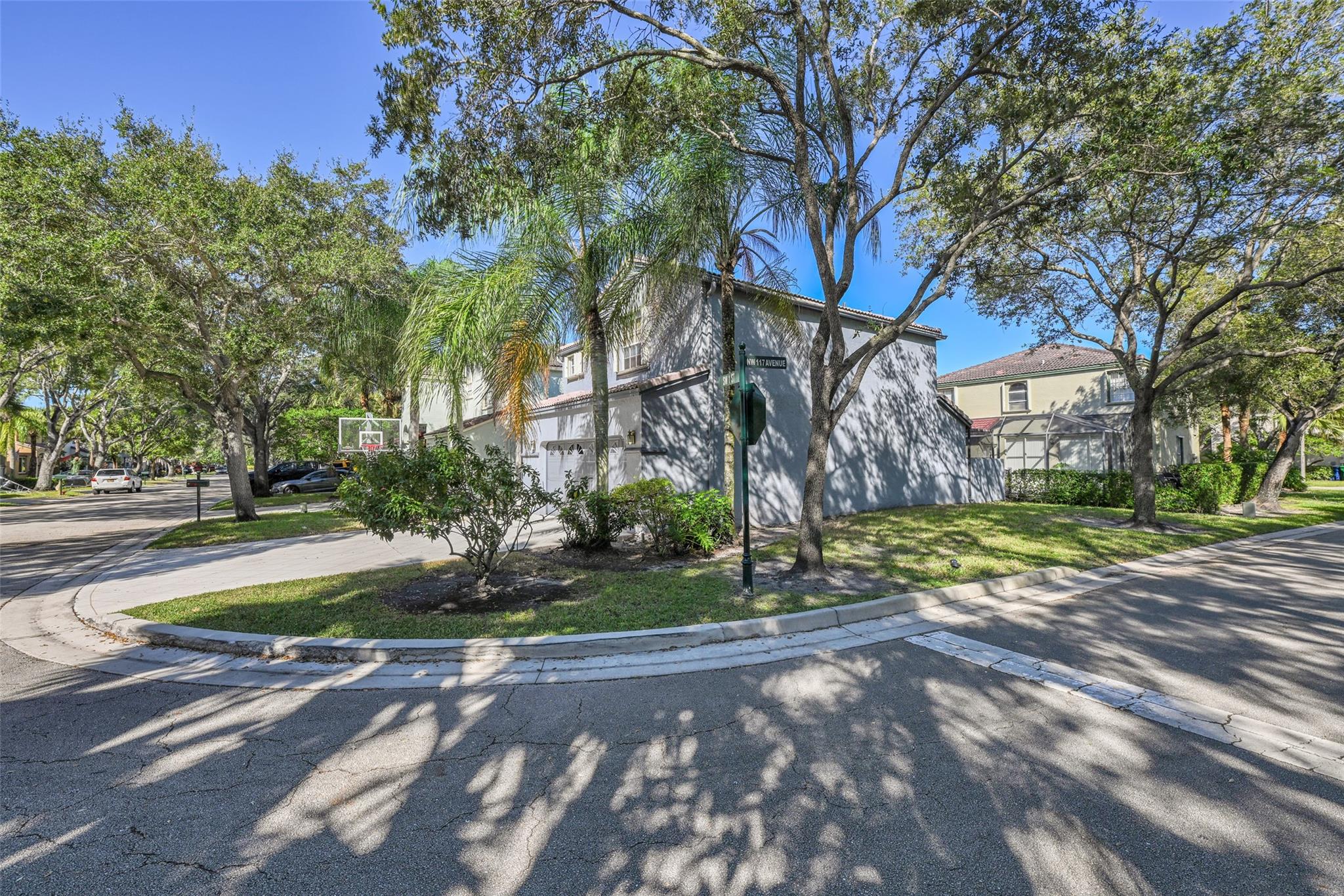 West Glen Manor 145-7 B - Residential