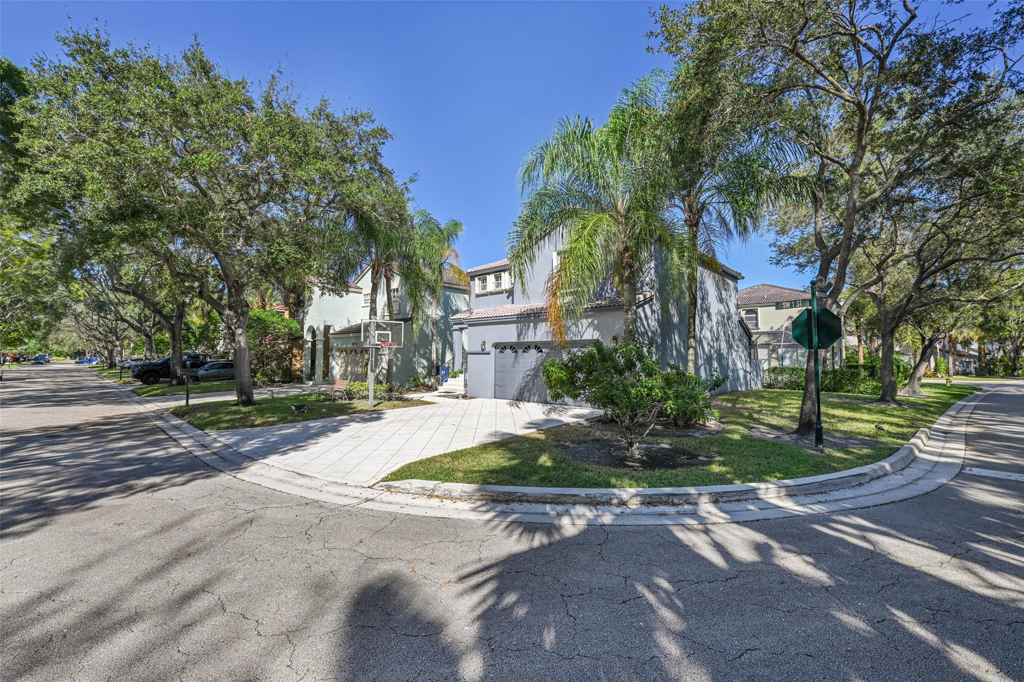 West Glen Manor 145-7 B - Residential