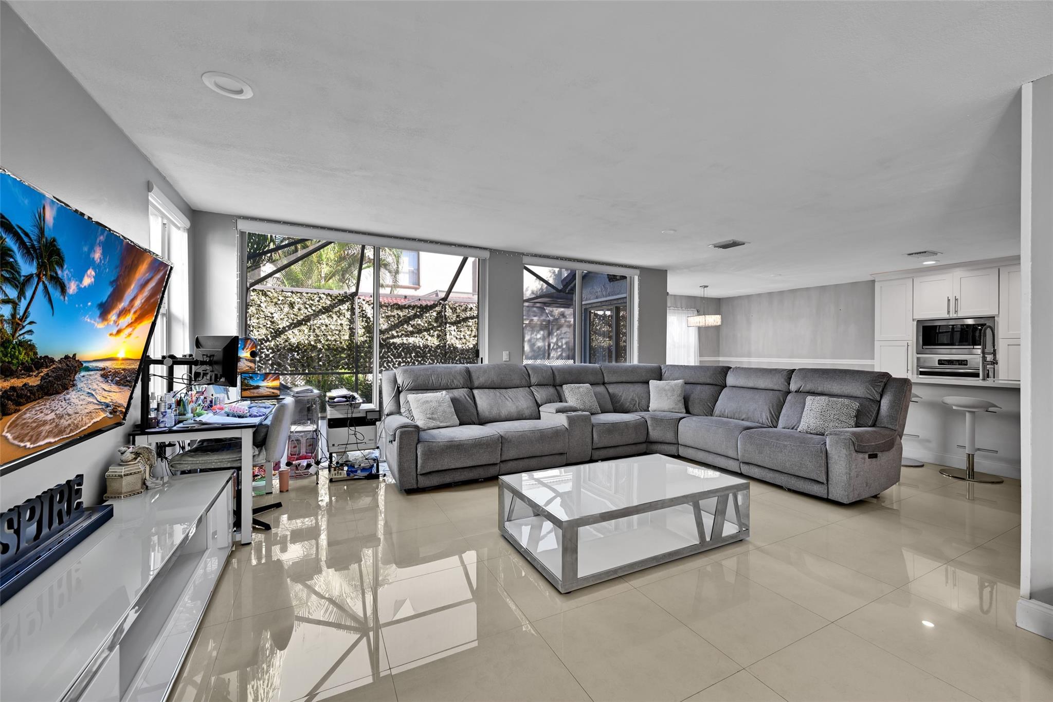 West Glen Manor 145-7 B - Residential