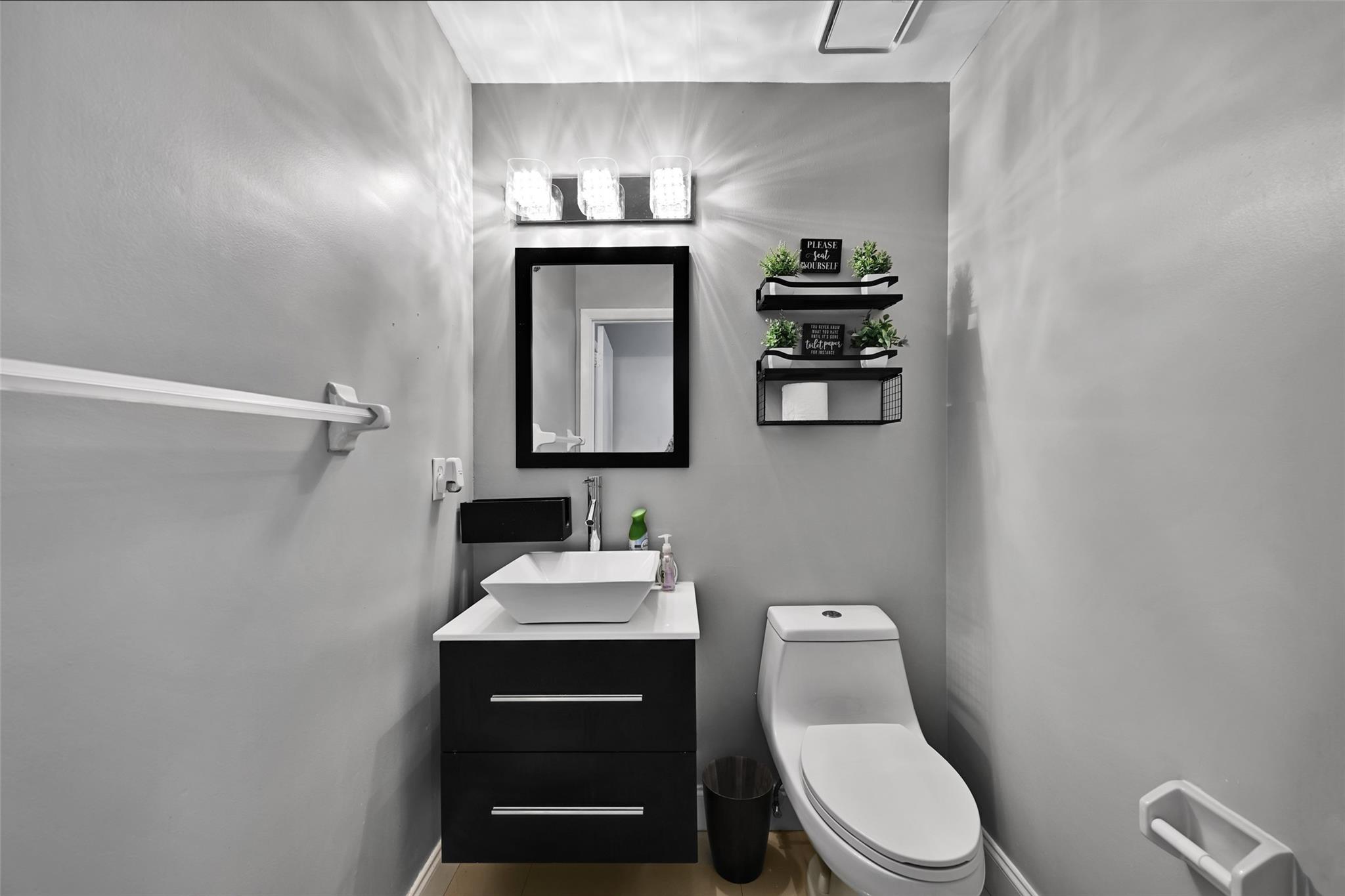 West Glen Manor 145-7 B - Residential