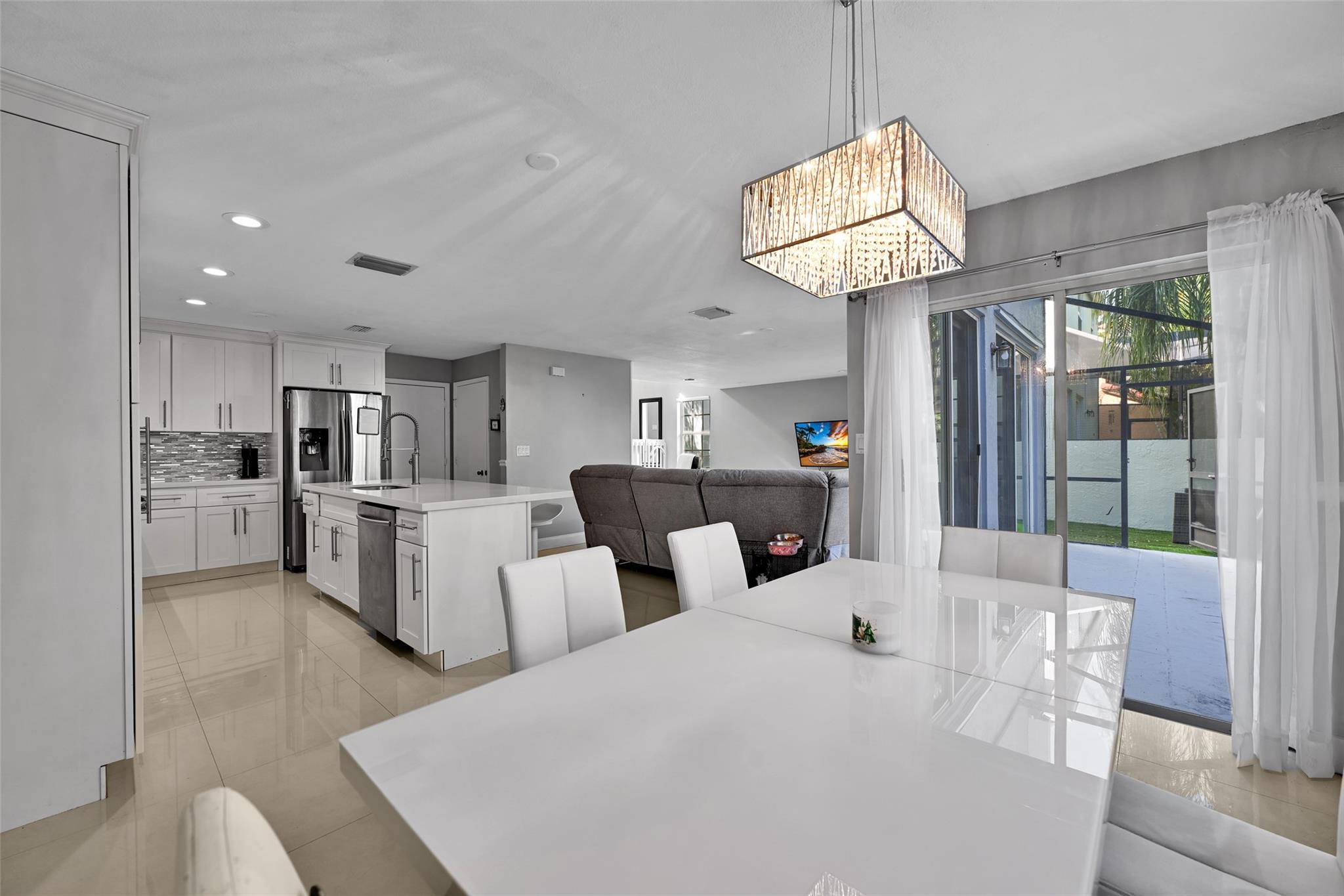 West Glen Manor 145-7 B - Residential