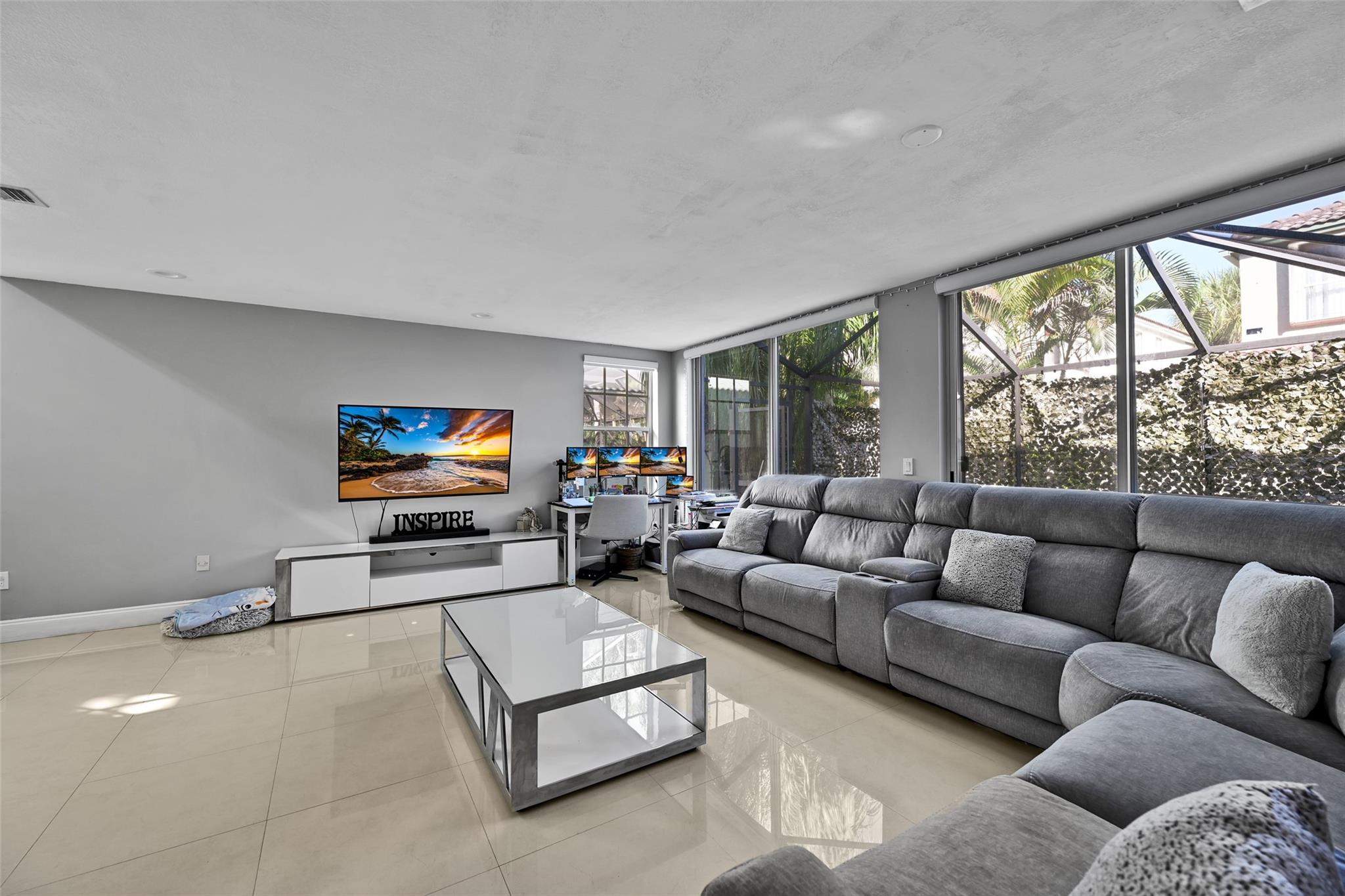 West Glen Manor 145-7 B - Residential